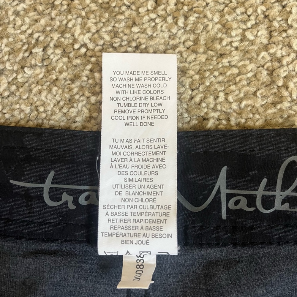 Travis Mathew Mens Golf Board Shorts Size 40 #07099 Tropical Pattern Stretch EUC - Picture 2 of 4